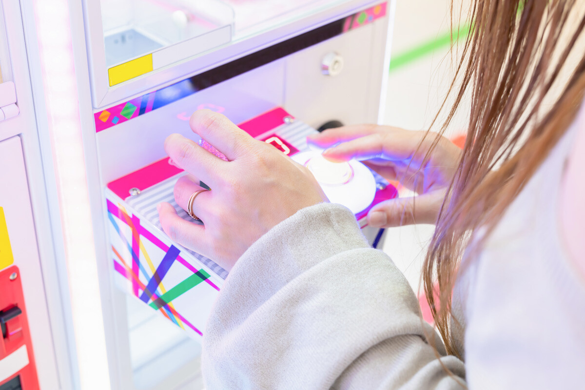 コンビニ"ゲーセン化"の最新実態 すでに全国約3000店舗! 利用客&働く人の声は?